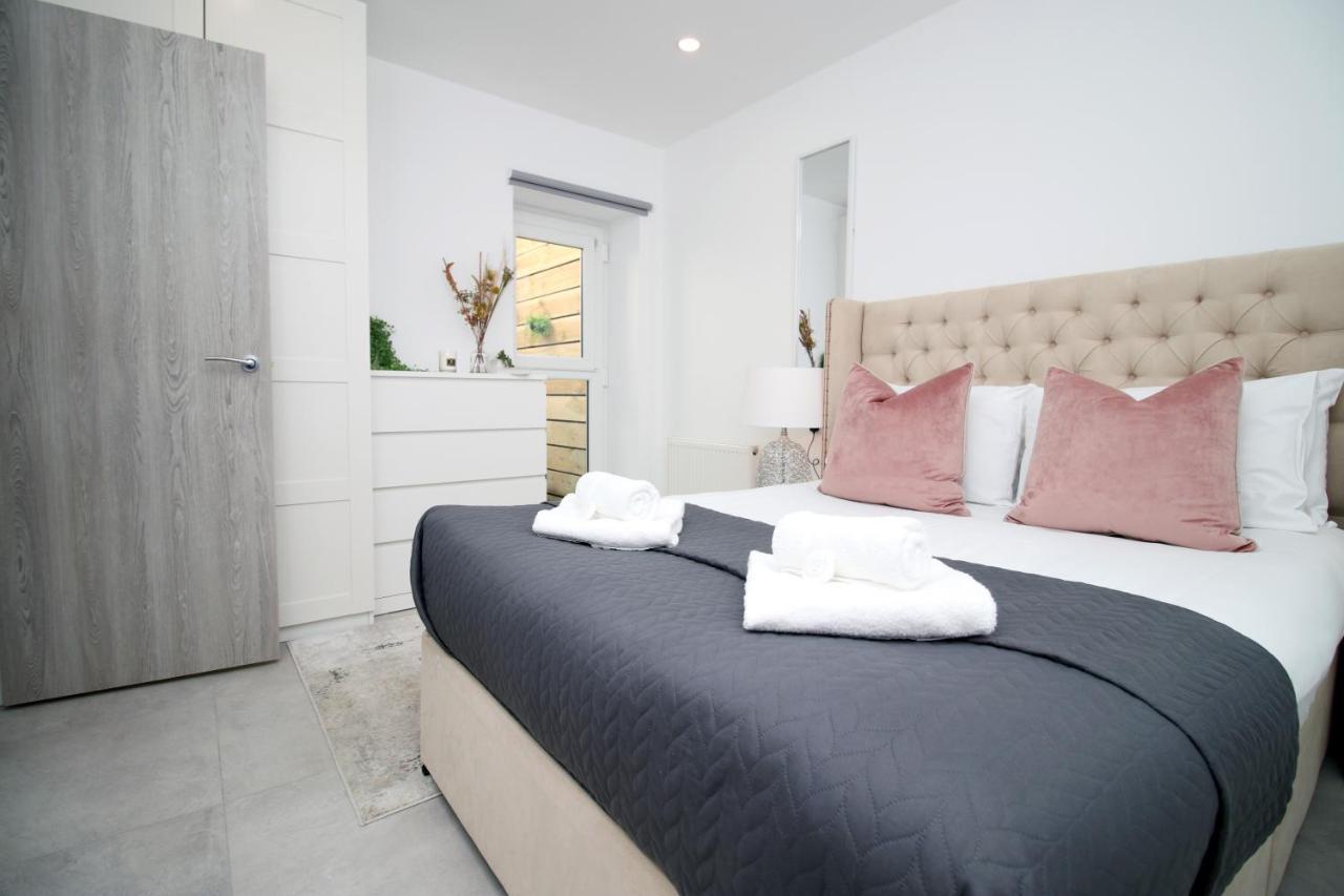 New Spacious 2 Bed Getaway - Private Courtyard! - Underfloor Heating Cardiff Dış mekan fotoğraf