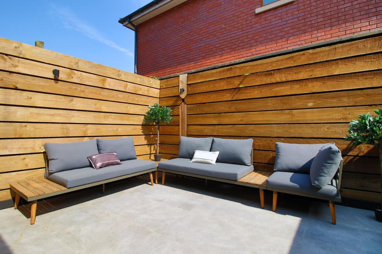 New Spacious 2 Bed Getaway - Private Courtyard! - Underfloor Heating Cardiff Dış mekan fotoğraf