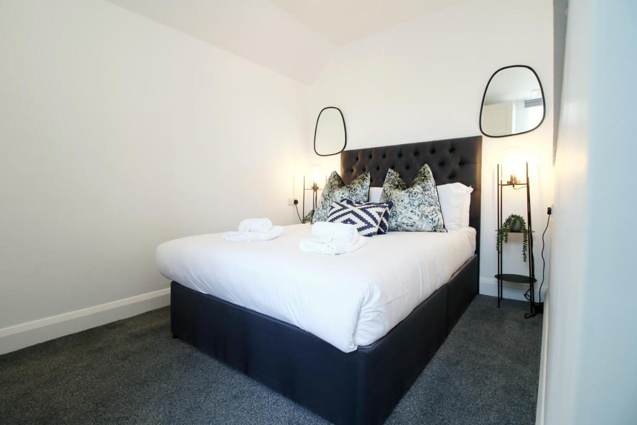 New Spacious 2 Bed Getaway - Private Courtyard! - Underfloor Heating Cardiff Dış mekan fotoğraf