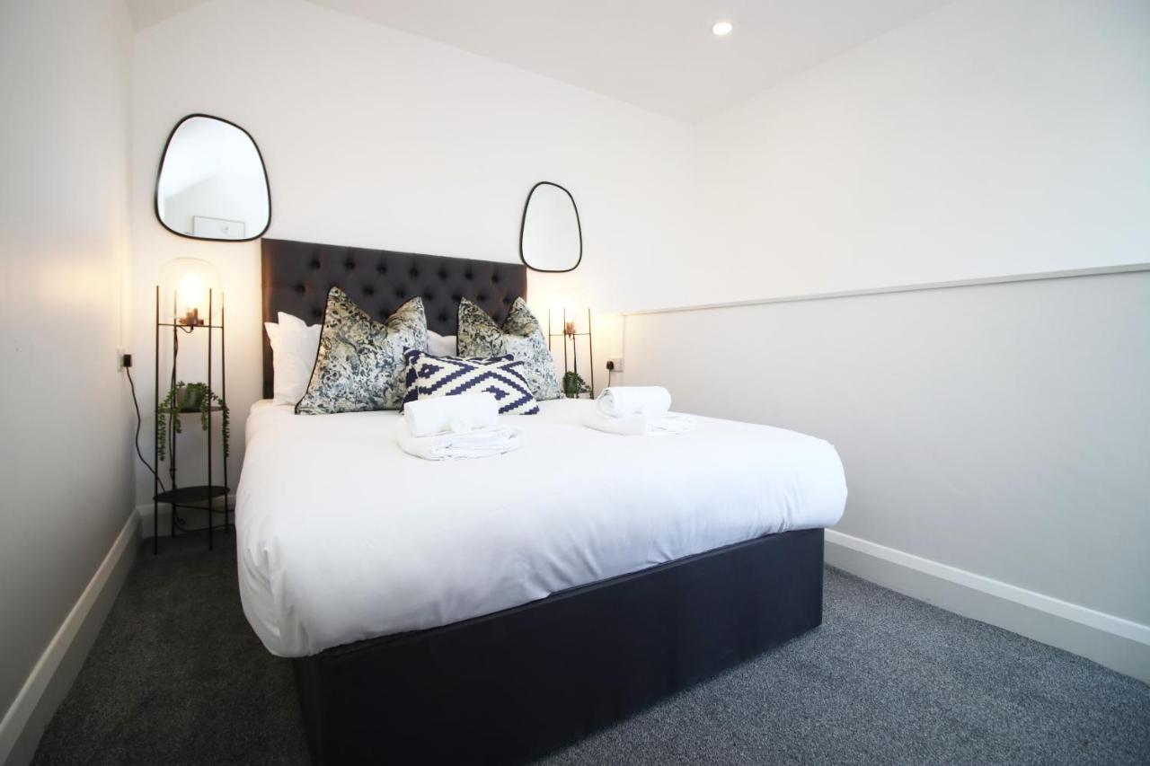 New Spacious 2 Bed Getaway - Private Courtyard! - Underfloor Heating Cardiff Dış mekan fotoğraf