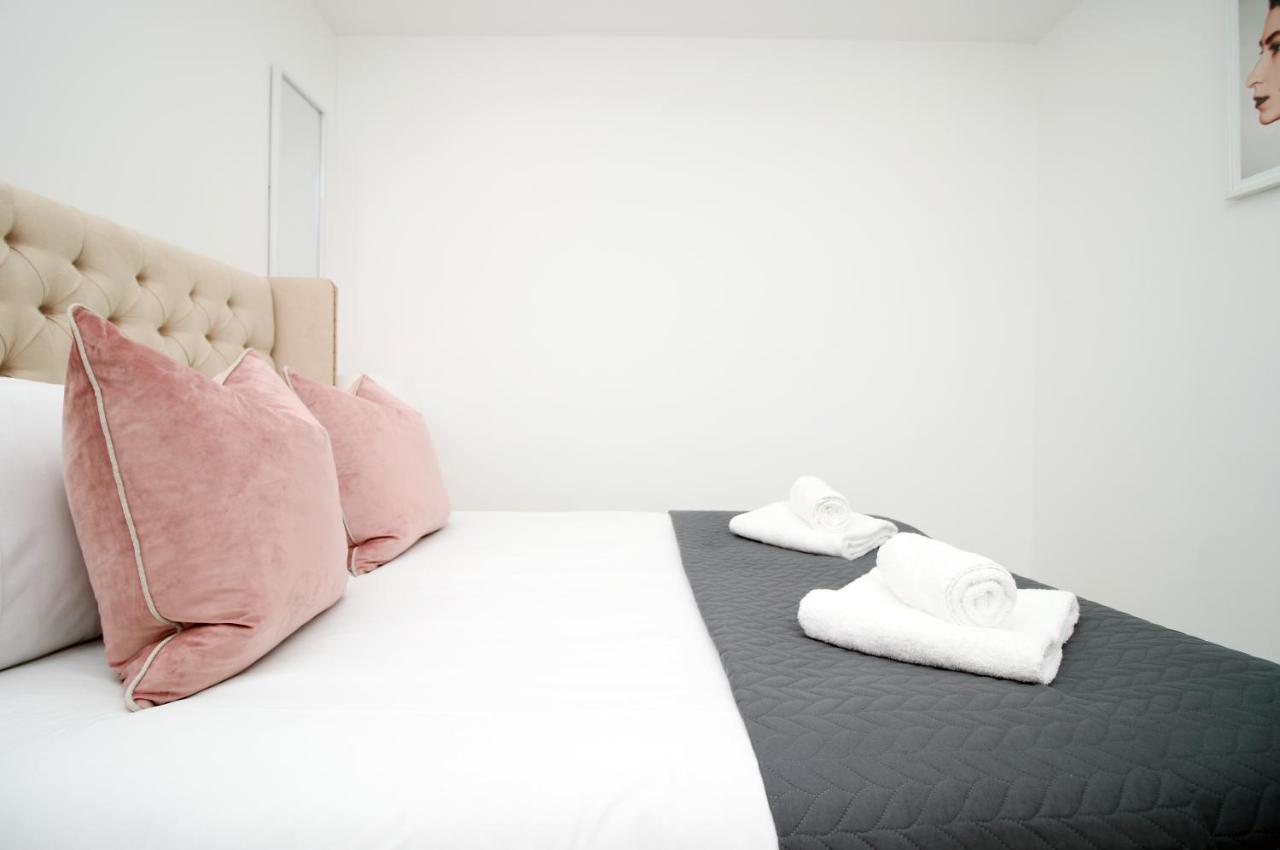 New Spacious 2 Bed Getaway - Private Courtyard! - Underfloor Heating Cardiff Dış mekan fotoğraf